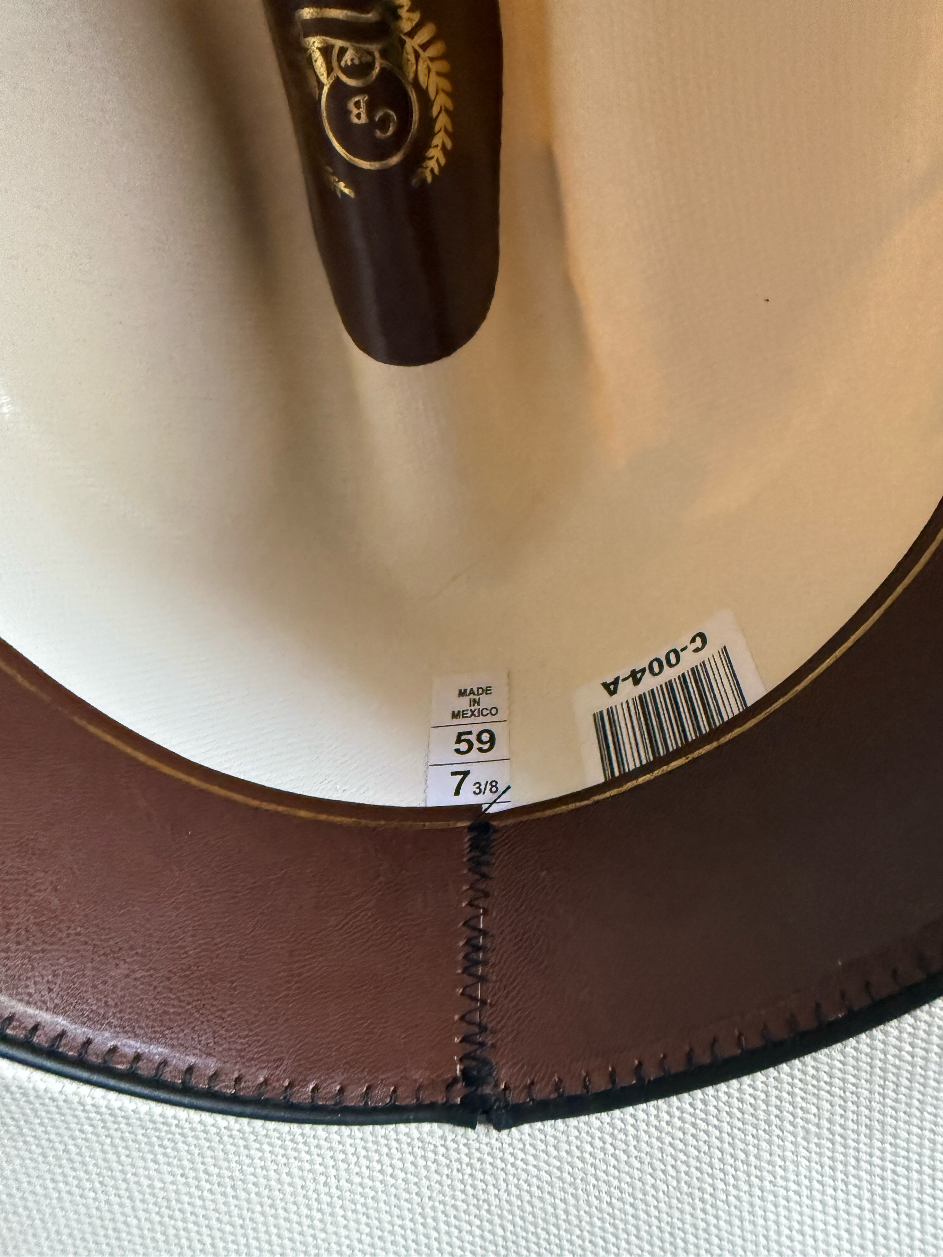 White Western Cowboy Hat – Classic Rodeo Style Hat with a Colorful Feather 7 3/8| Sombrero Vaquero