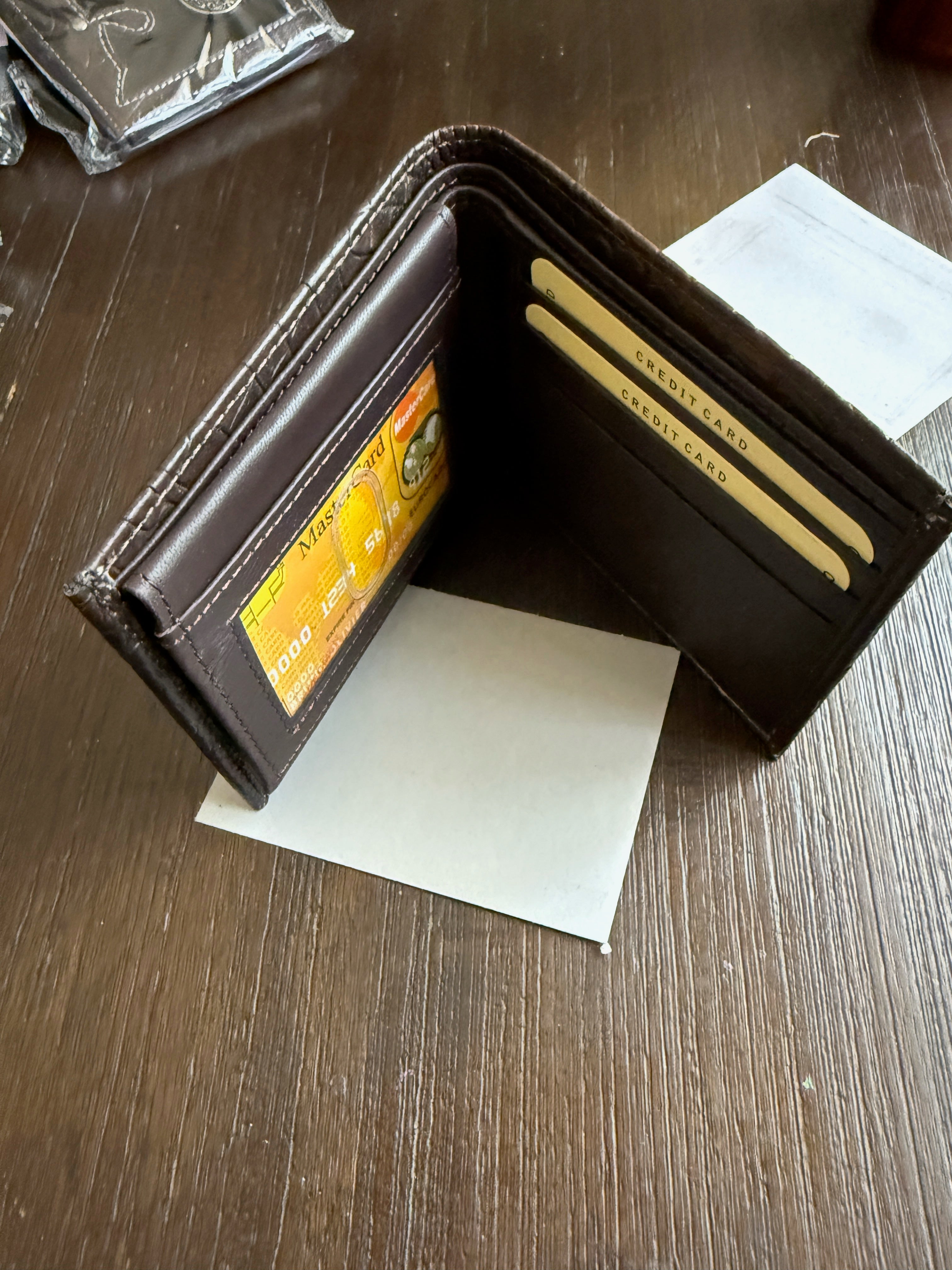 Men’s Genuine Leather Western Wallet – Crocodile Embossed Bifold Wallet with Bull Concho